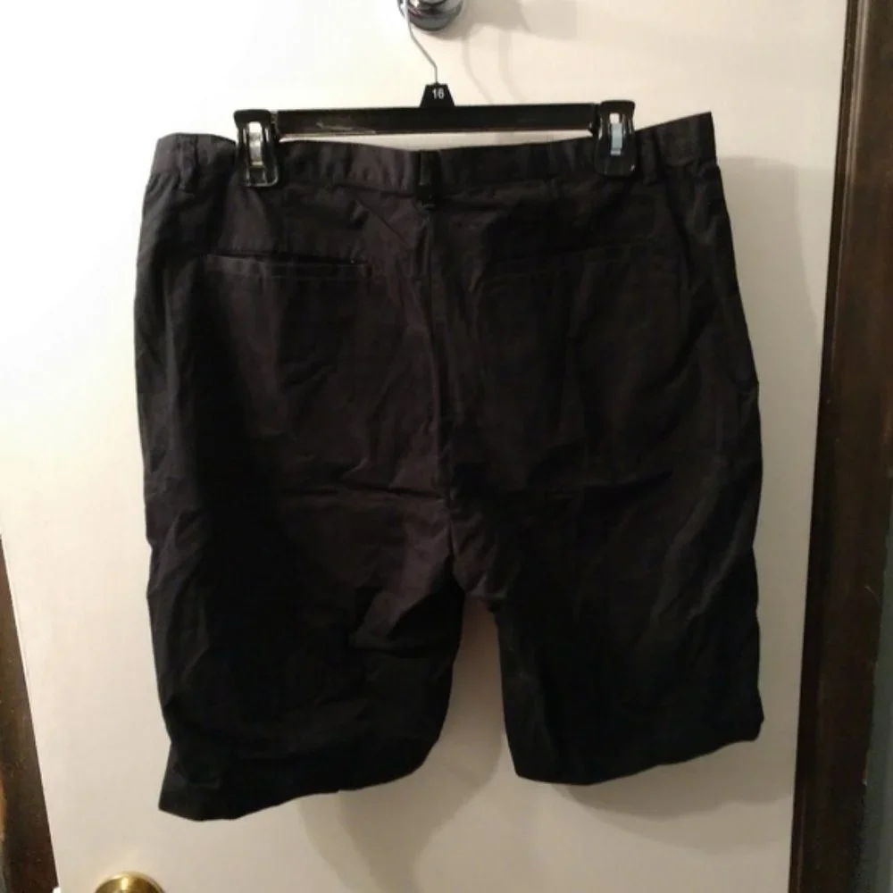 ✨50% off sale✨ Calvin Klein Cargo Shorts - Picture 2 of 2